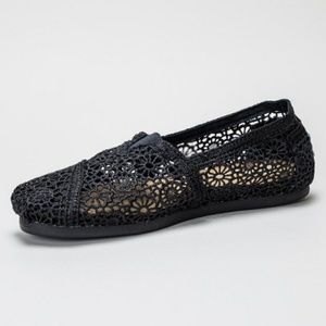 NWT Toms Classic Boho Moroccan Crochet Slip-on
